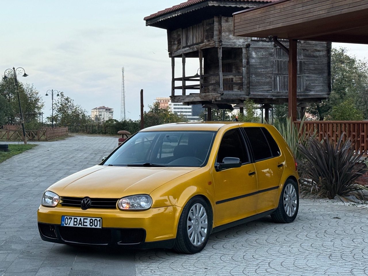 Volkswagen Golf 1.9